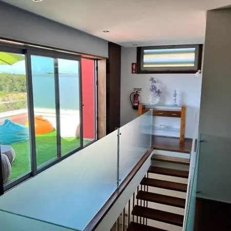 O Cantinho Entre A Ria E O Mar - With Hot Water Pool Year Round טוריירה