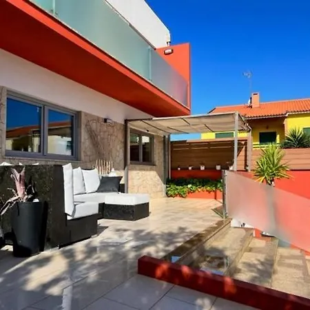 בית נופש O Cantinho Entre A Ria E O Mar - With Hot Water Pool Year Round טוריירה