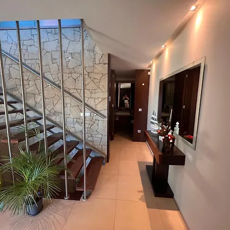 O Cantinho Entre A Ria E O Mar - With Hot Water Pool Year Round בית נופש טוריירה