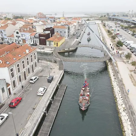 O Cantinho Entre A Ria E O Mar - With Hot Water Pool Year Round 托雷拉