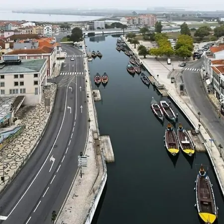 O Cantinho Entre A Ria E O Mar - With Hot Water Pool Year Round 度假居