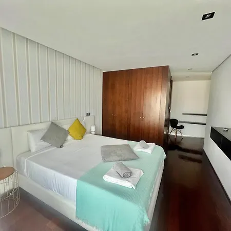 O Cantinho Entre A Ria E O Mar - With Hot Water Pool Year Round 托雷拉