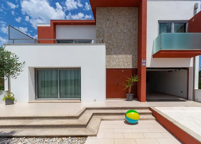 Tatil Evi O Cantinho Entre A Ria E O Mar - With Hot Water Pool Year Round