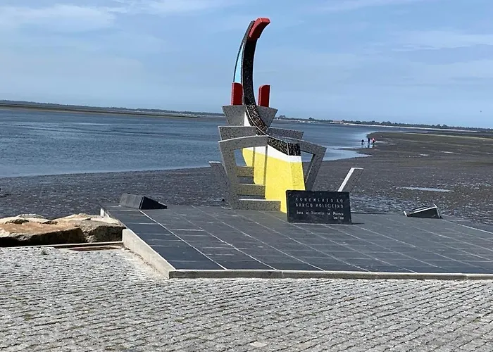 O Cantinho Entre A Ria E O Mar - With Hot Water Pool Year Round Tatil Evi *