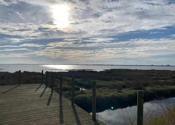 O Cantinho Entre A Ria E O Mar - With Hot Water Pool Year Round