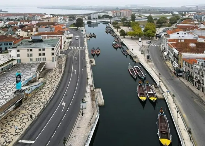 O Cantinho Entre A Ria E O Mar - With Hot Water Pool Year Round Tatil Evi