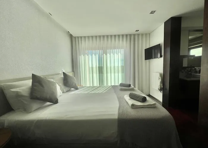 O Cantinho Entre A Ria E O Mar - With Hot Water Pool Year Round Tatil Evi